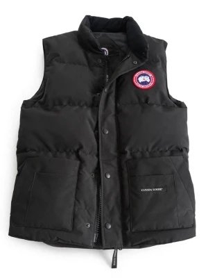 Canada Goose Väst - Canada Goose väst – sparsamt använd 🖤  Säljer min Canada Goose-väst som är sparsamt använd och i fint skick. Upptäckte nyligen att den mest bara ligger i garderoben, så det känns bättre att låta någon annan få användning av den.  💰 Pris: 1 500 kr  Kan eventuellt tänka mig att släppa den lite billigare vid snabb och smidig affär, särskilt om du bor i Stockholm och har möjlighet att mötas upp.  📍 Möts gärna upp i Stockholm. 📦 Kan även skickas om så önskas.  Seriösa köpare är varmt välkomna att hör