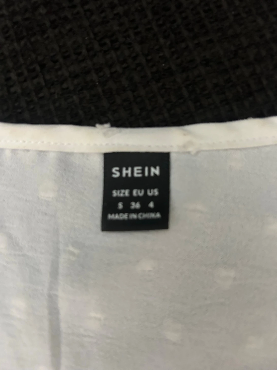 Vit blus med volangärm från SHEIN - 1