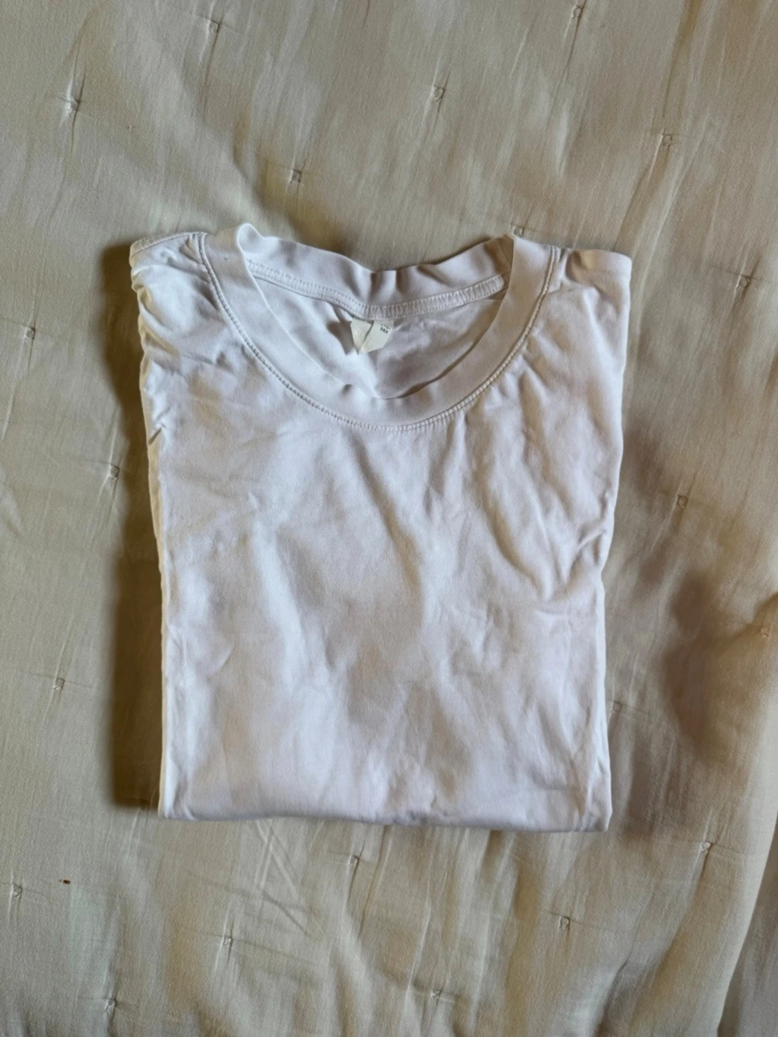 Vit basic t-shirt i bomull