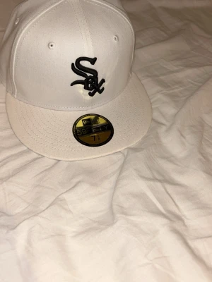 New Era keps - En ny snygg white soxs keps som aldrig har vart andvänd