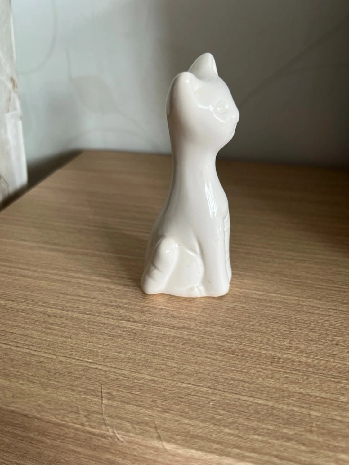 Vit porslinskatt prydnadsfigur - 1