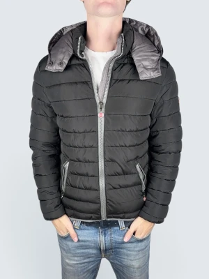 Colmar jacka - Storlek: M || Skick: Mycket bra|| Nypris: Ca 5000kr || Följ för liknande produkter 🌊🍾