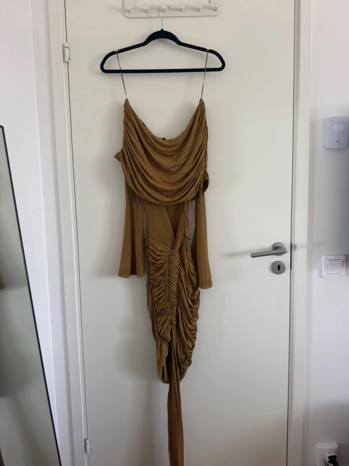 Brun/gul offshoulder klänning - 1