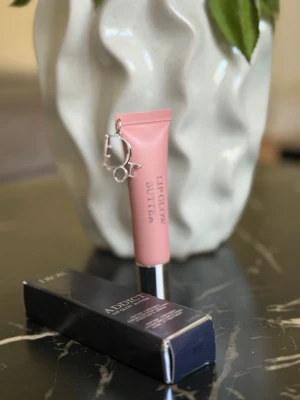 Dior lipgloss - Helt ny med kartong och finns batch kod