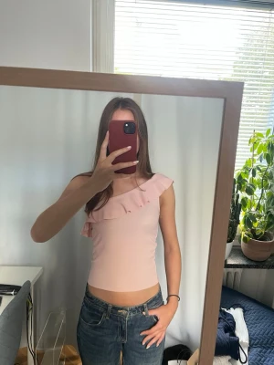 Rosa topp Stradivarius - Supersöt topp endast använd 1 gång🩷Hör av er vid frågor/bud!☺️