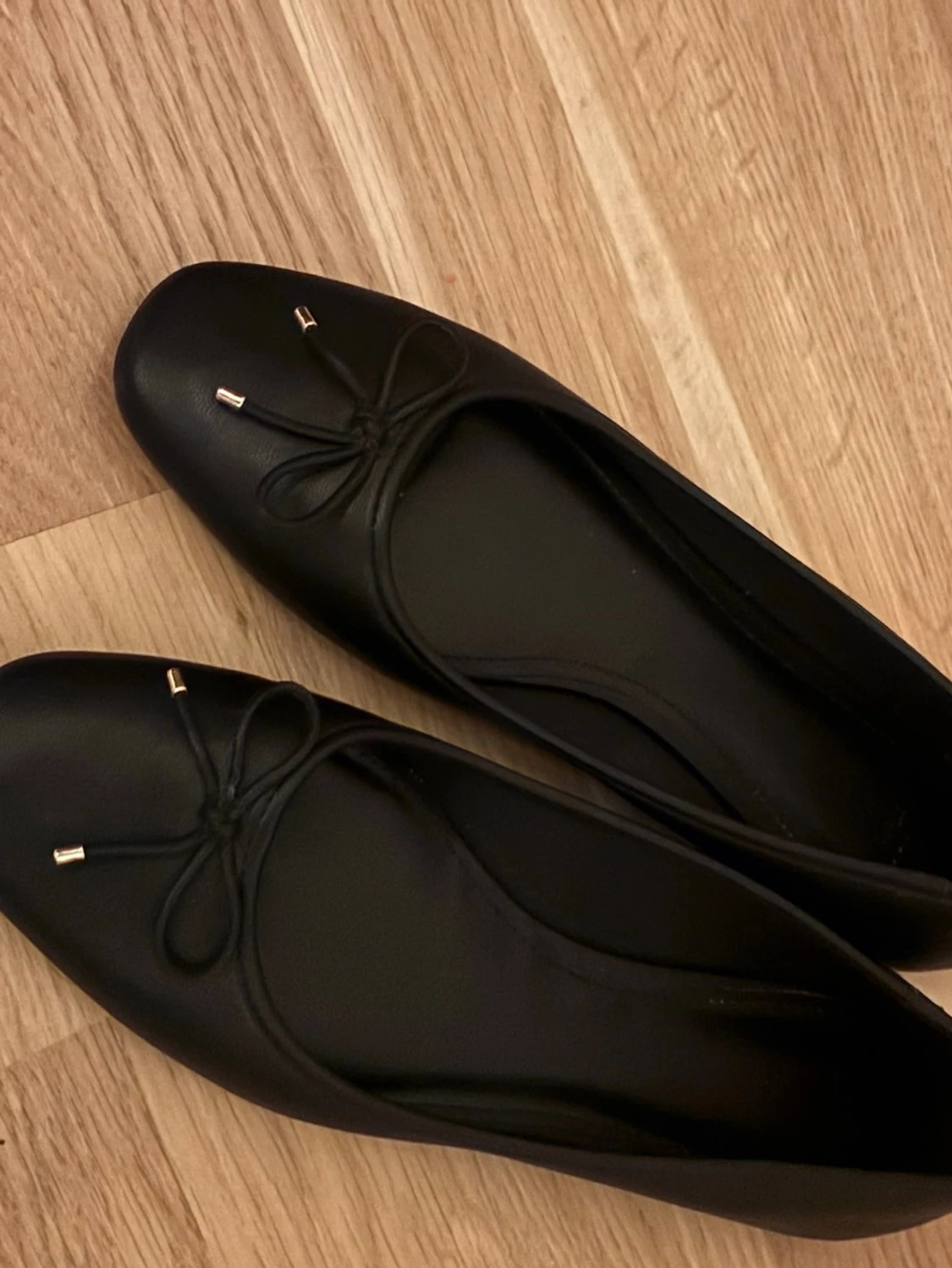 Svarta ballerinaskor med rosett - 2