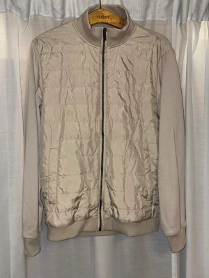 Bläck cardigan  - Bläck cardigan. Storlek M.