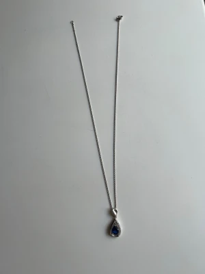 Äkta silver halsband - Äkta silver halsband som ej har burits. Orginalpris ca 900kr