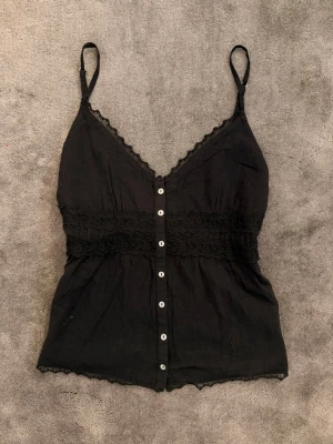 svart zara top - super snygg och skön topp från zara 🩷🩷 helt ny 