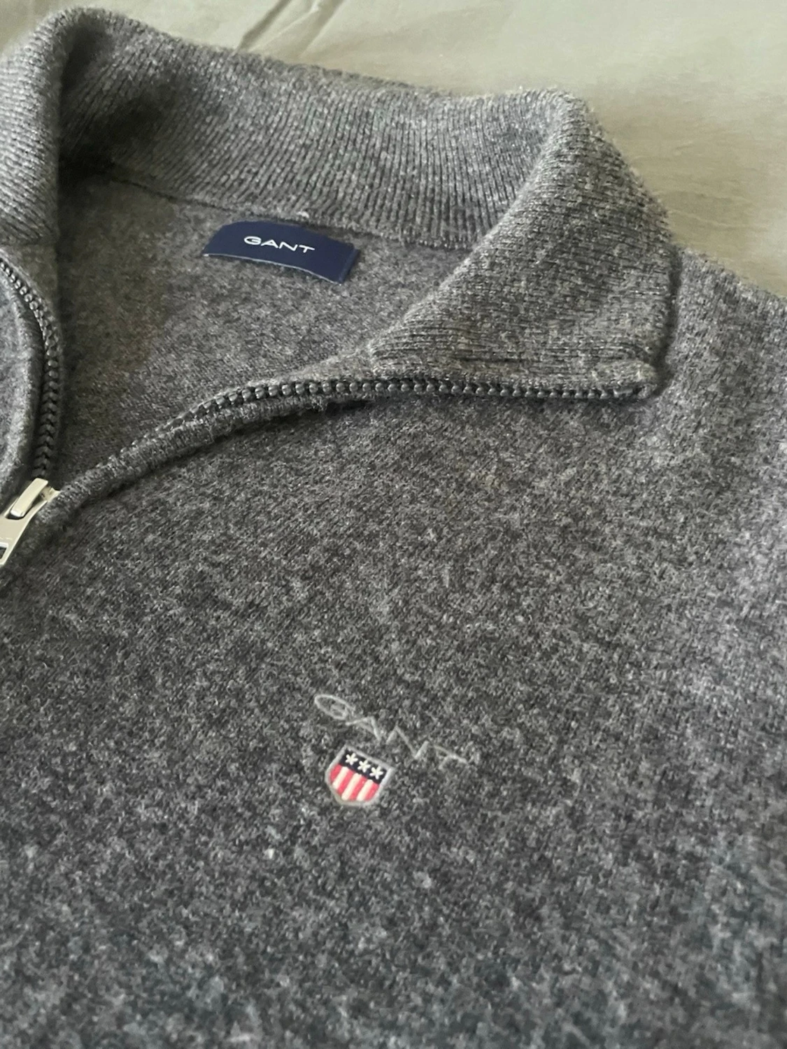 Grå stickad half zip tröja från Gant - 1
