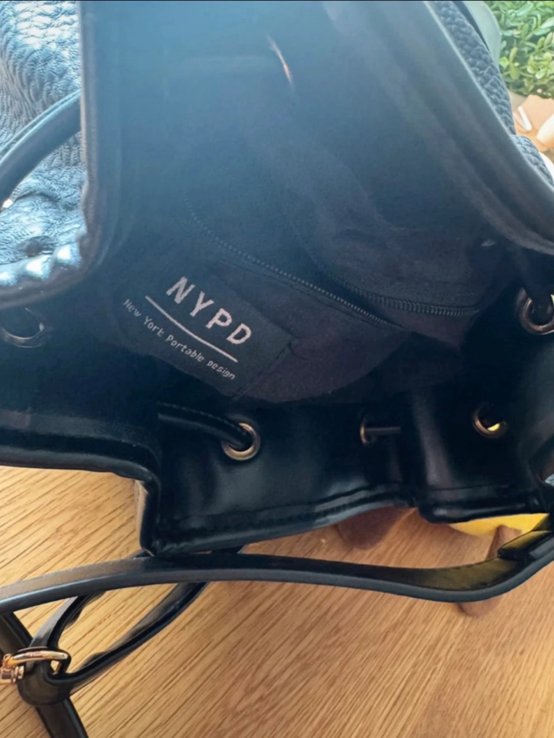 Svart bucket bag i skinnimitation - 6