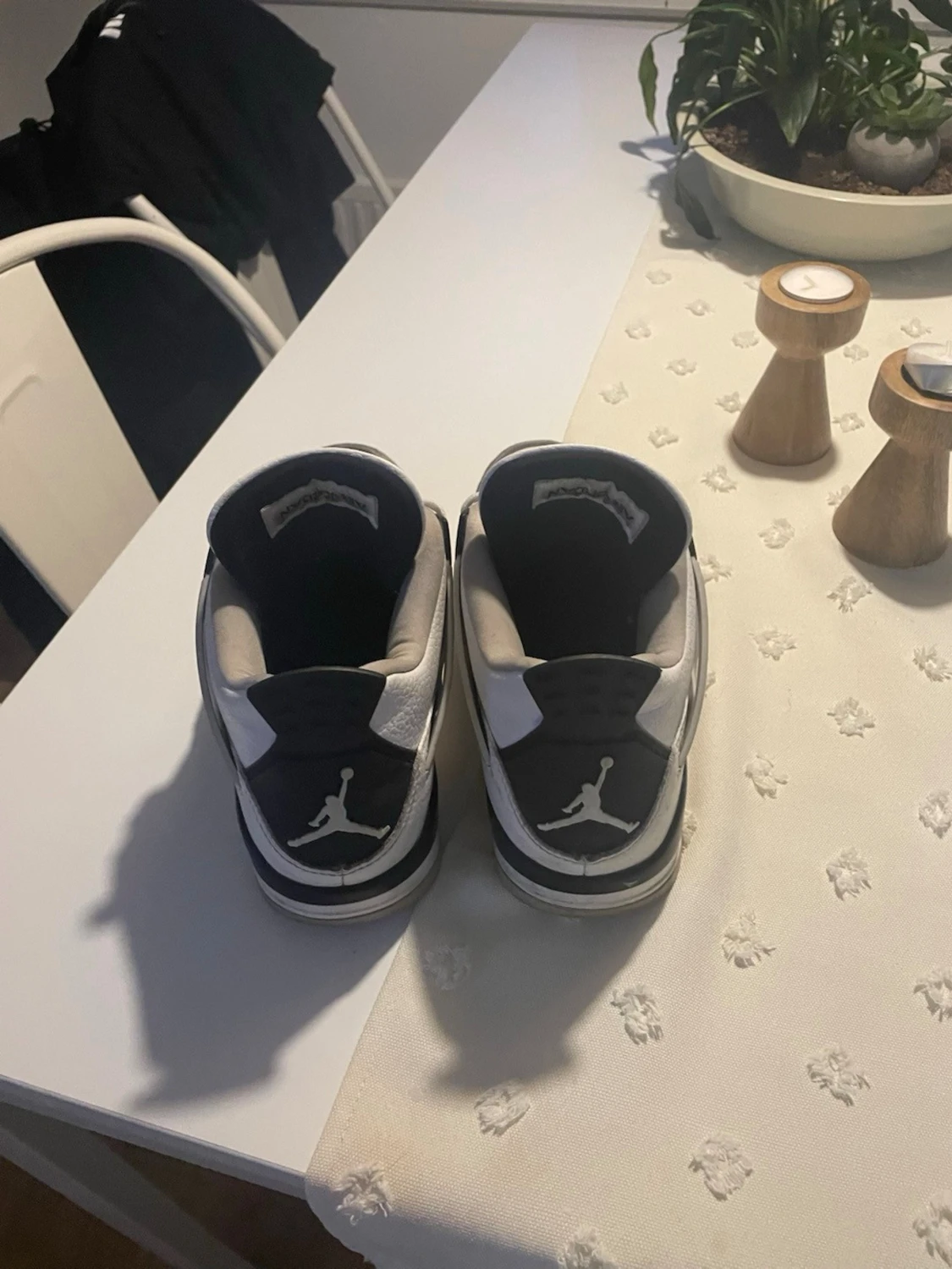 Vita och grå sneakers med meshdetaljer - 3