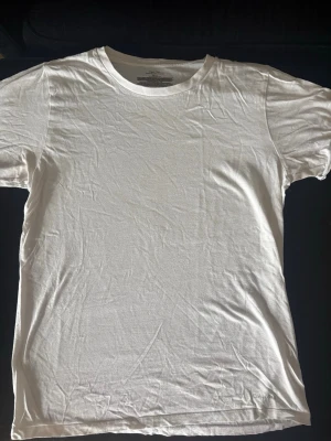 T-shirt Calvin Klein - Hör av er vid funderingar✌️