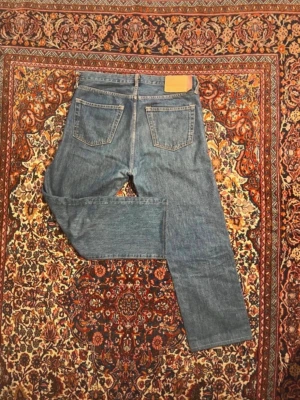 ACNE JEANS | loose fit - Säljer ett par klassiska blå jeans från Acne studio i loose fit. Väldigt fina byxor att ha och är i bra skick.