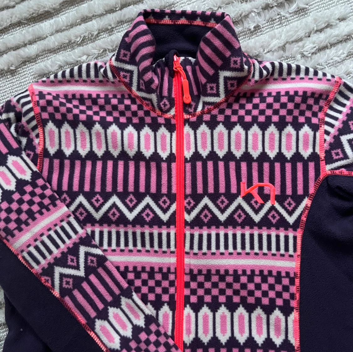 Mönstrad fleecejacka från Kari Traa