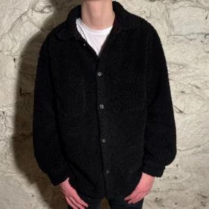 Weekday ulltröja  - Väldigt skön varm kofta med knappar.✌️