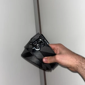 Burbery bällte  - Ett skönt bällte ny sick får med så att du kan göra egen storlek 