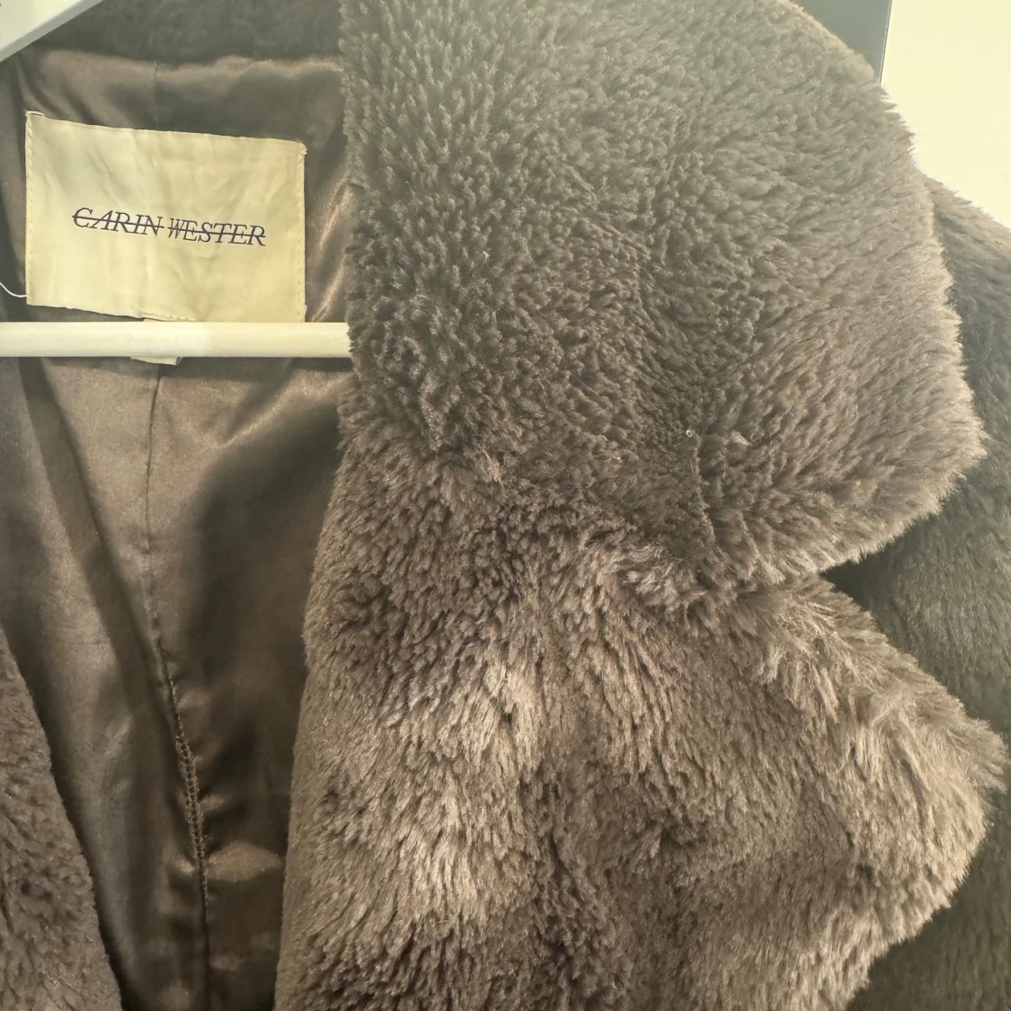 Mörkbrun pälskappa Carin Wester - 1