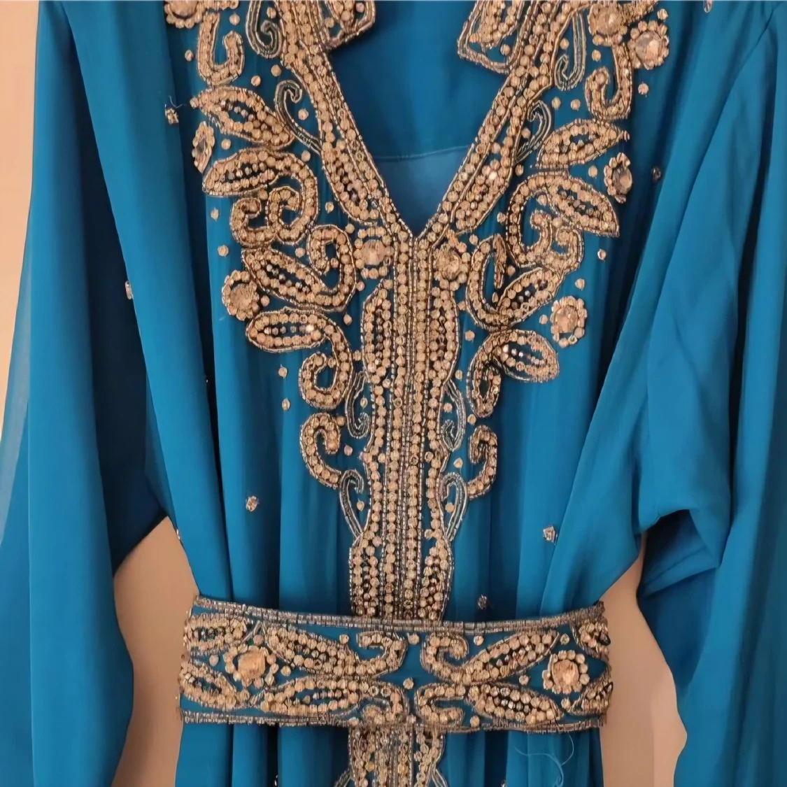 Blå långklänning med silverbroderi - 1