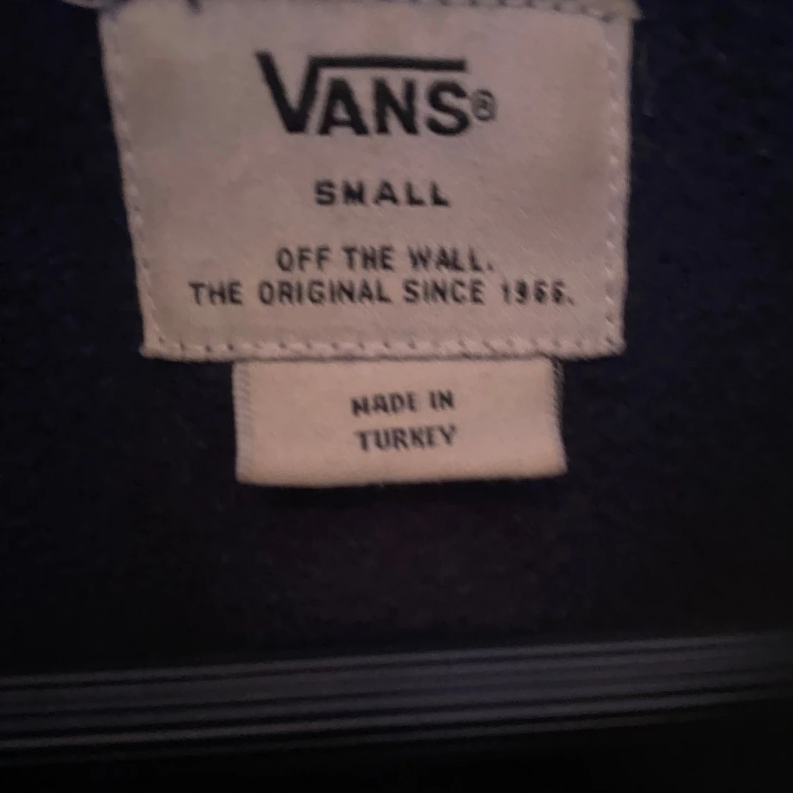 Mörkblå sweatshirt från Vans - 2