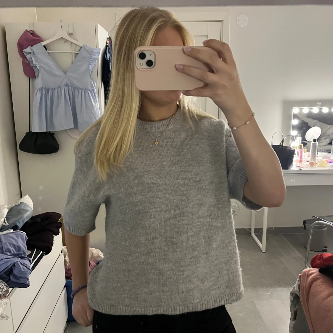 Snygg stickad tröja  - 1