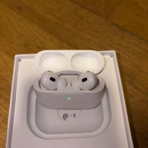 AirPods Pro 2 - Säljer ett par AirPods Pro 2