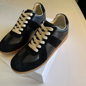 Masion margielas gats - Skick 10/10 | Alla tillbehören kommer med vid köp | Skriv gärna om frågor uppstår | Du vet varför dem är så billiga |