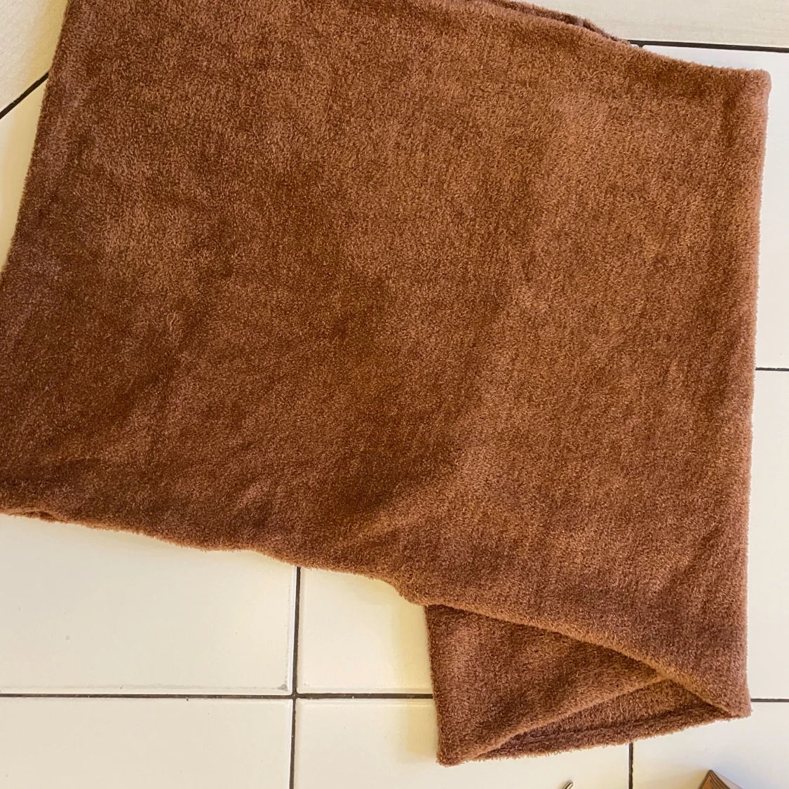 Brun mjuk halsduk i polyamid - 2