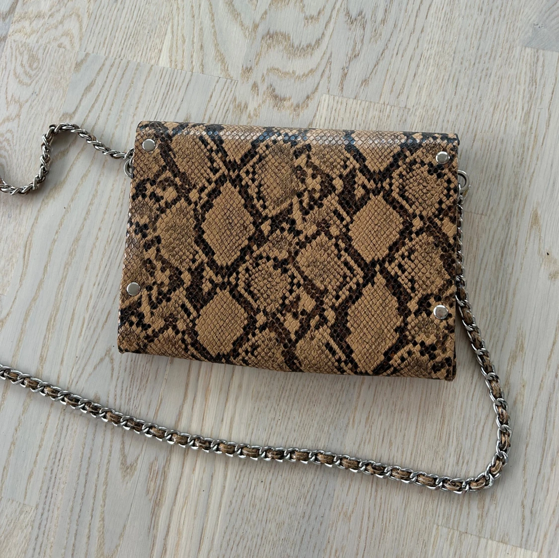 Brun axelväska med ormmönster Zara - 2