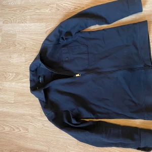 Mörkblå overshirt från Selcted Homme  - Snygg overshirt i färgen mörkblå från Selected Homme