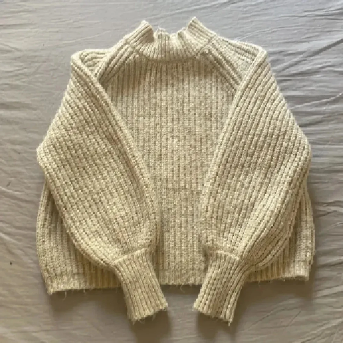 Beige ribbad stickad tröja PIECES - 1