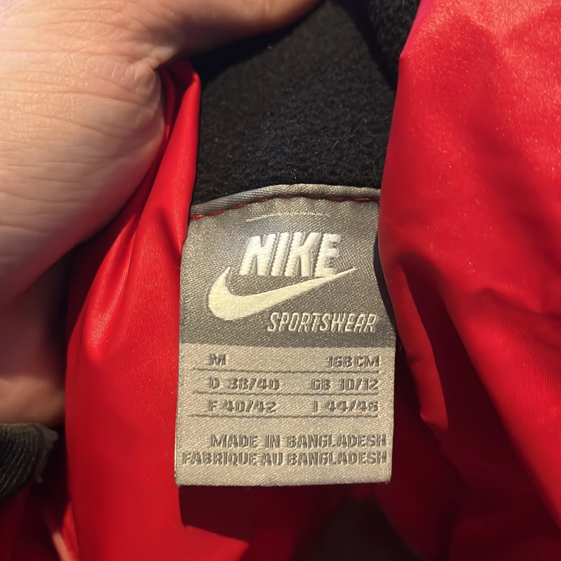 Nike dunväst med huva, röd/svart/vit - 2