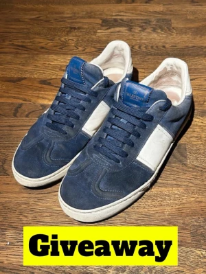 Valention flycrew  - Valention flycrew marinblå i storlek 42, jag kommer lotta ut dessa den 25 dec. jag gör detta för bostad mitt konto. Allt du behöver göra är att gilla inlägget och följa så är du automatiskt med tävlingen.