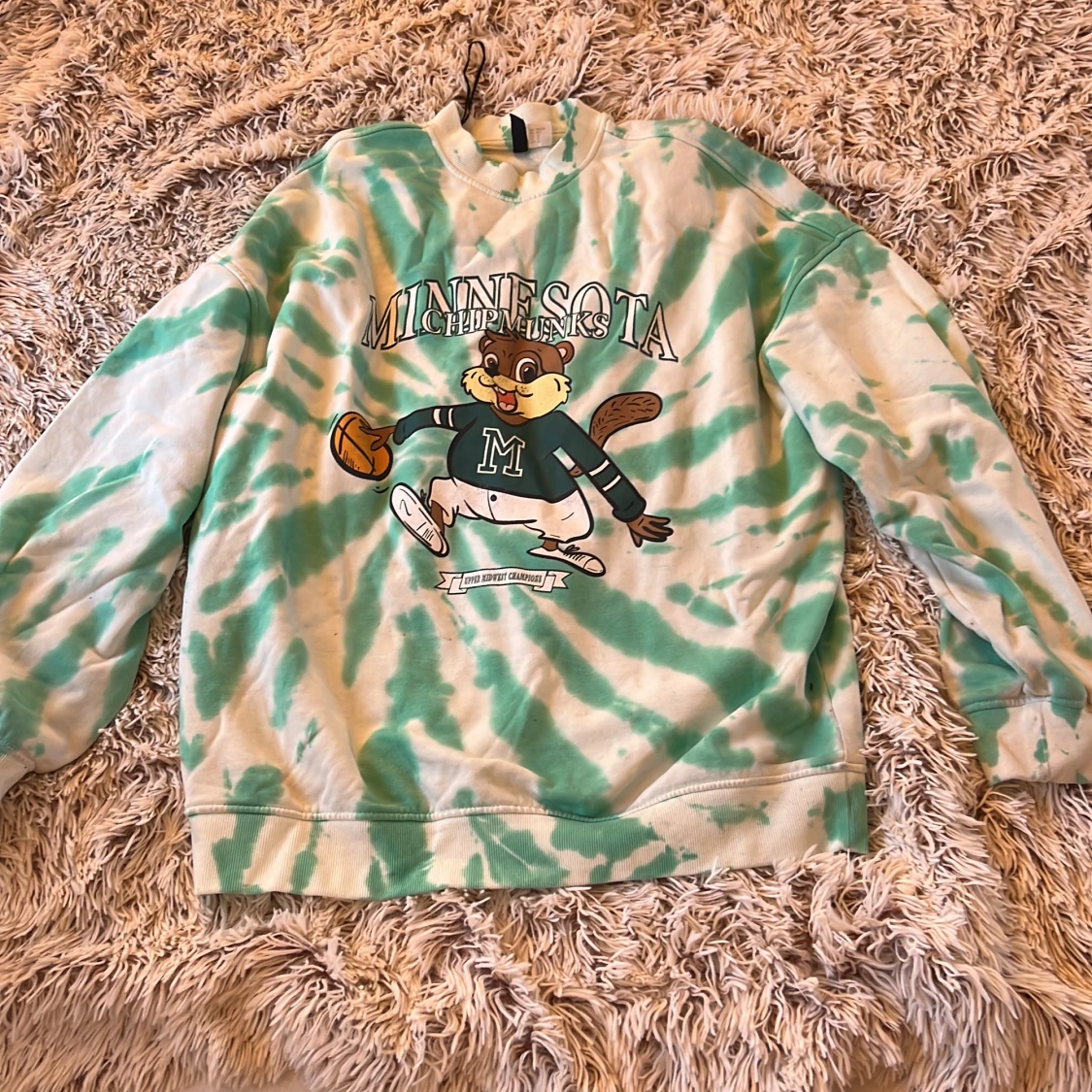 Minnesota Chipmunks tie-dye sweatshirt - 90