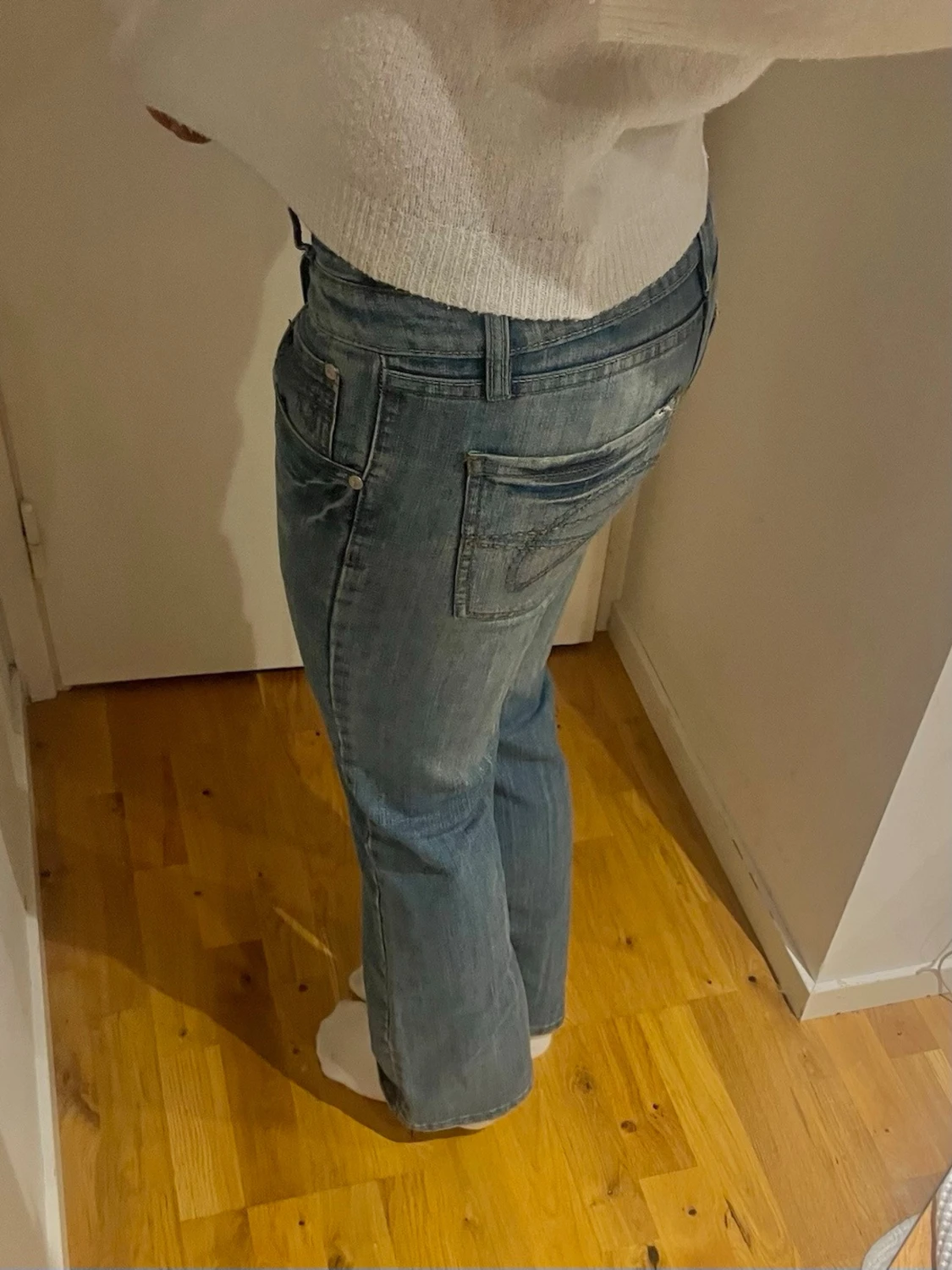 Blå bootcut jeans  - 1