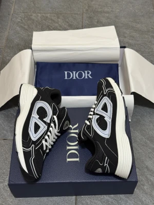 B30 skor - Priset kan diskuteras vid snabb affär 