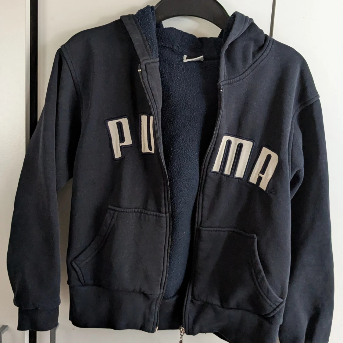 Svart hoodie från Puma