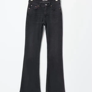 Svarta jeans   - Ett par lite grå/svarta jeans ifrån Gina i storlek 34 (xs) 