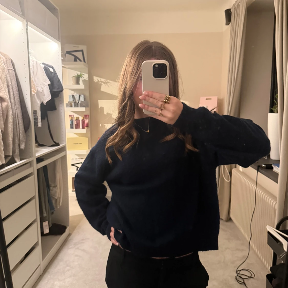 Mörkblå stickad tröja från H&M - 1