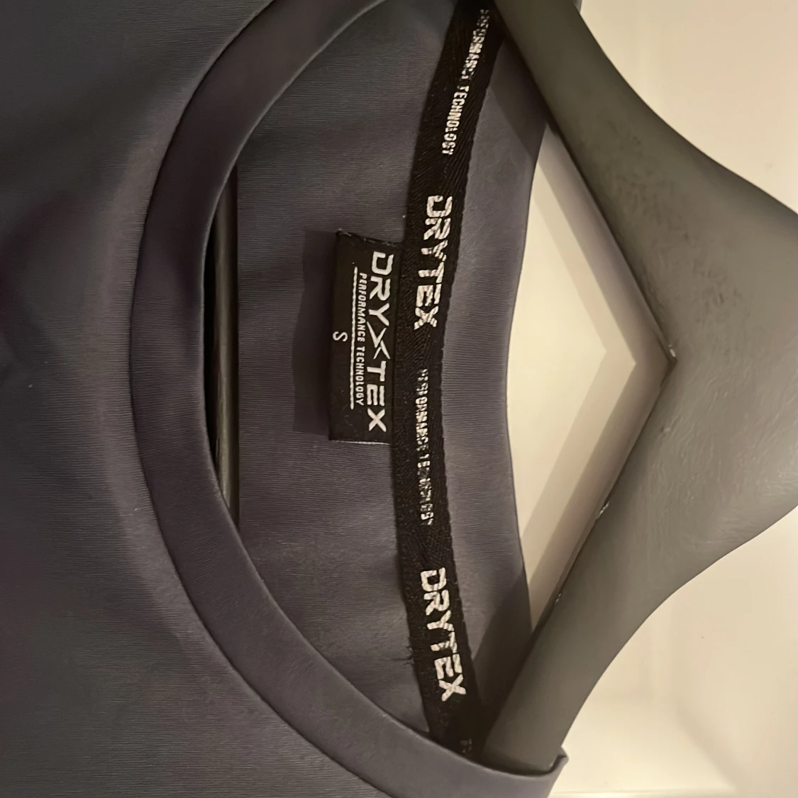 Grå sportig t-shirt från Drytex - 1