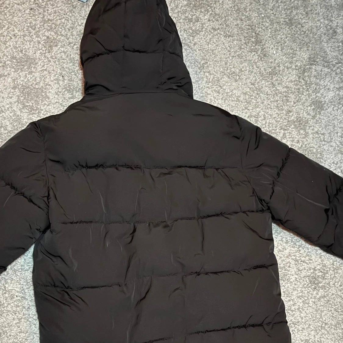 Svart vinterjacka från Bershka - 2