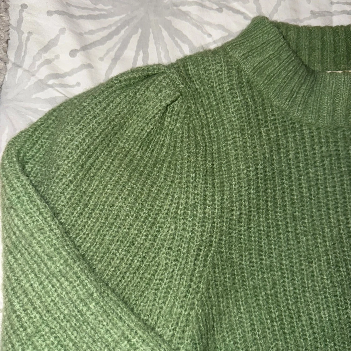 Grön stickad tröja från Monki - 1