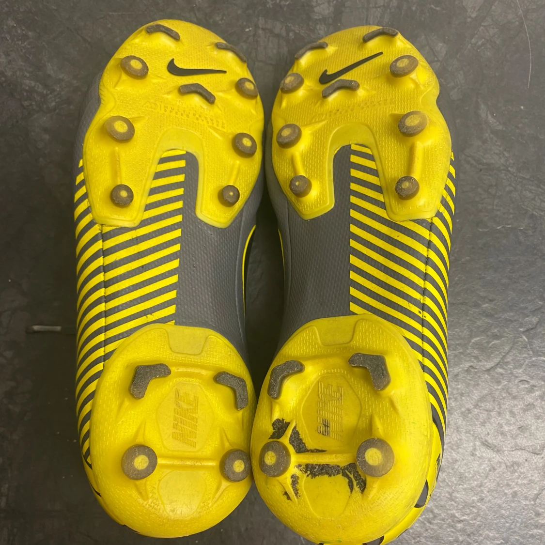 Nike Mercurial Vapor fotbollskor - Size 35,5 Eu - 3