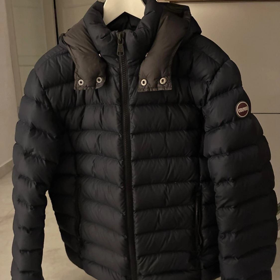 Svart pufferjacka från Colmar