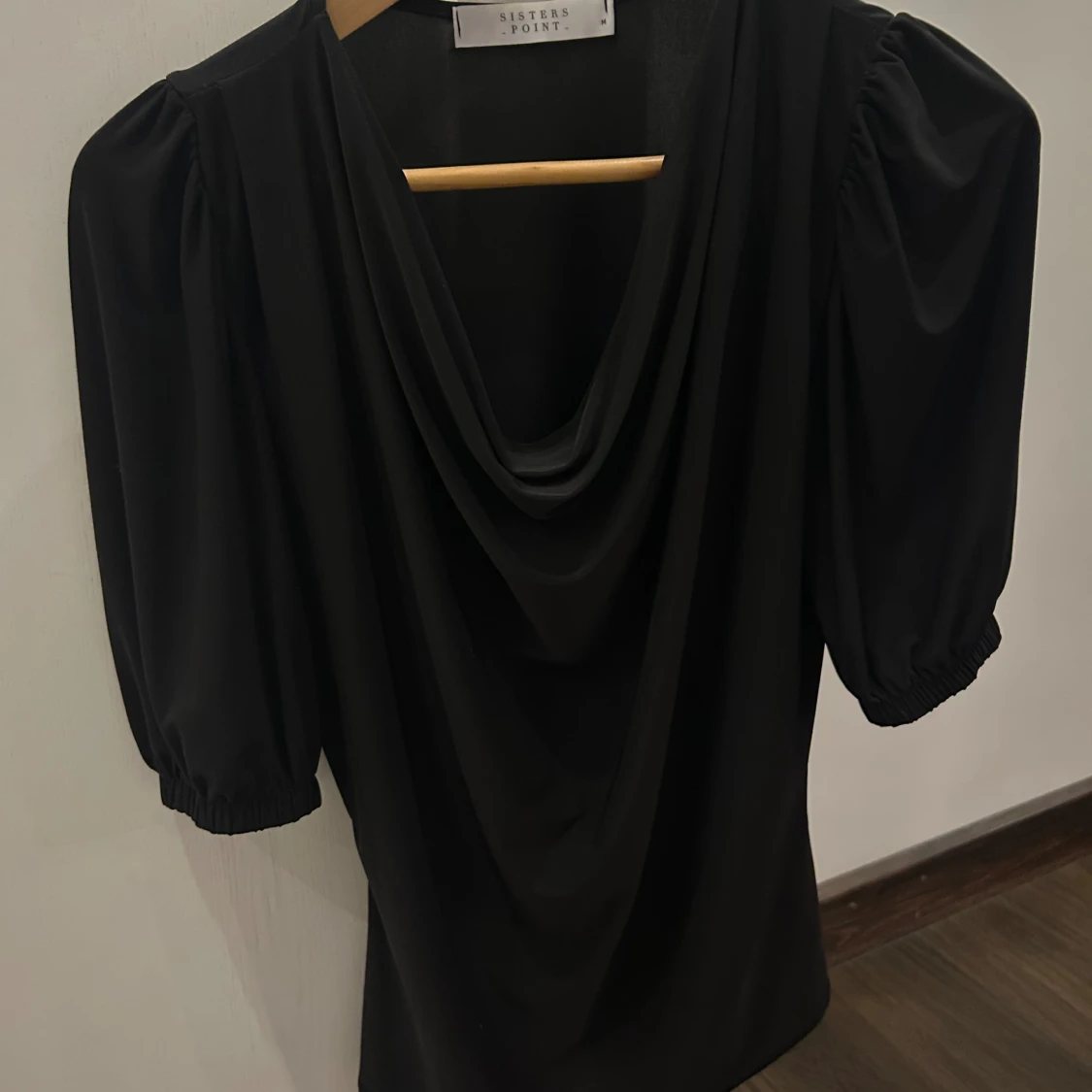 Svart kortärmad blus 