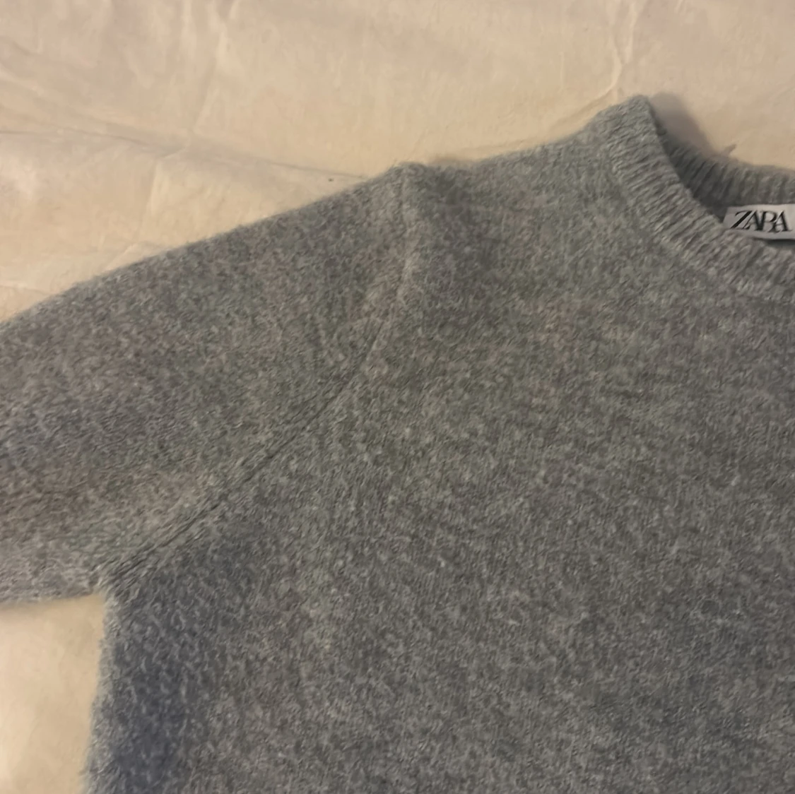 Grå stickad tröja från Zara - 3