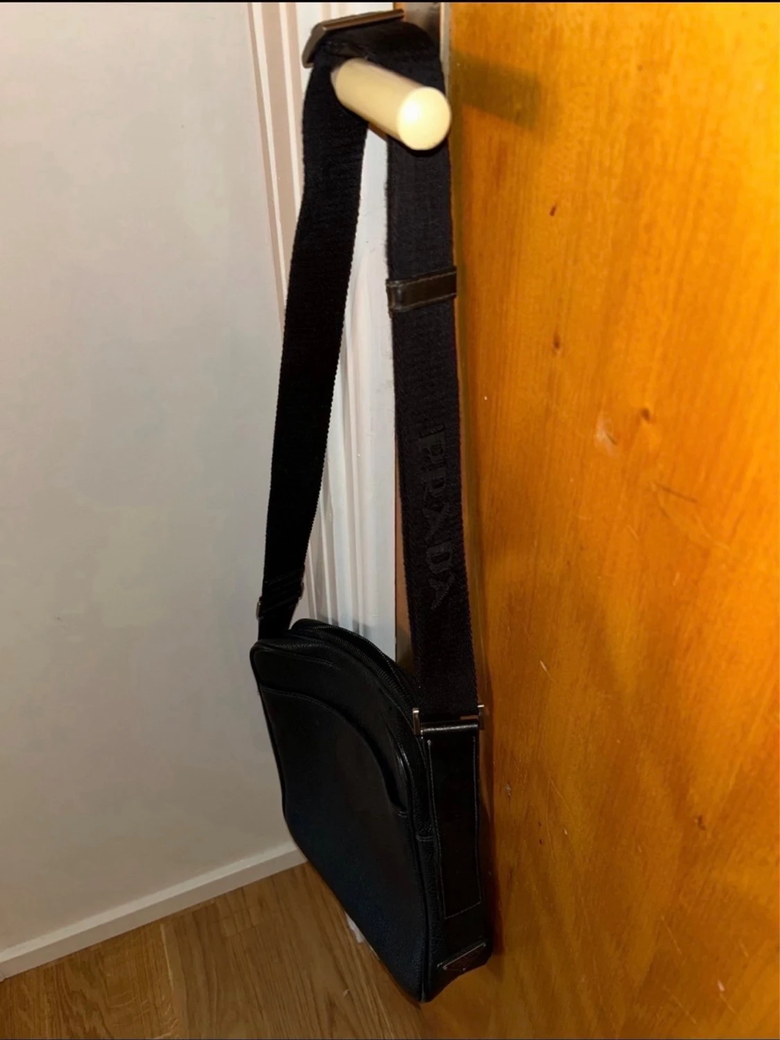 Prada Axelväska i Kalvskinn - 6