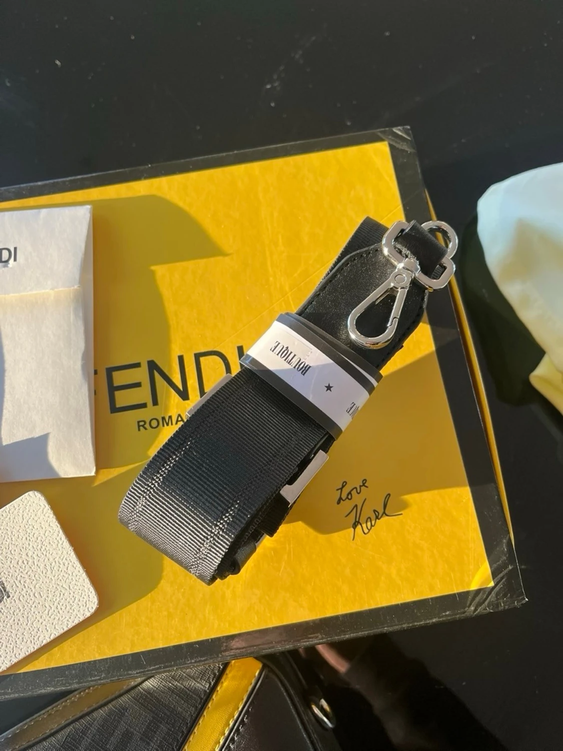 Fendi svart och gul axelväska - 1