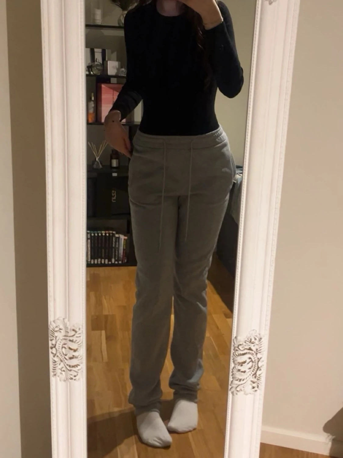 Grå mjukisbyxor med snörning