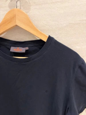 Morris tshirt  - Säljer min morris tshirt eftersom den inte används. Använd fåtal gånger så skicket är fint!